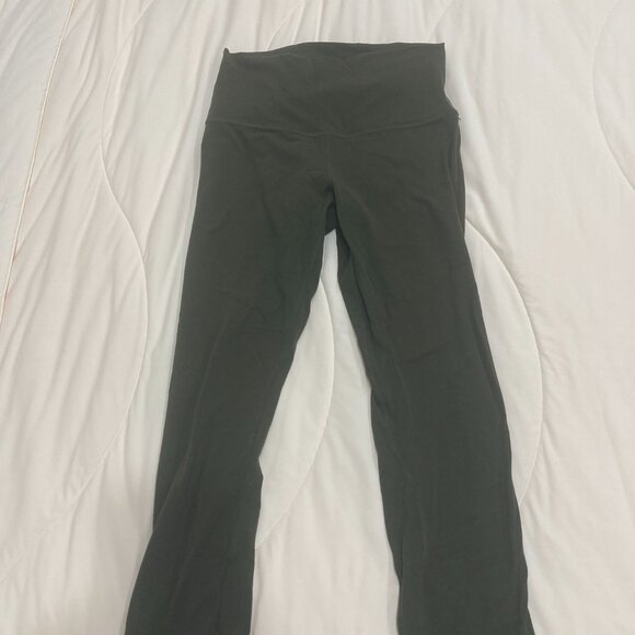 Lululemon Alogn 3/4 length leggings in Olive Green, Size 6 - Picture 8 of 8